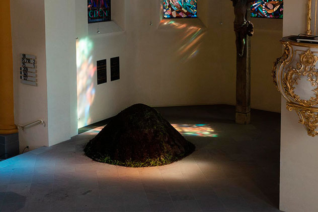 Temple de la Raison, Installation