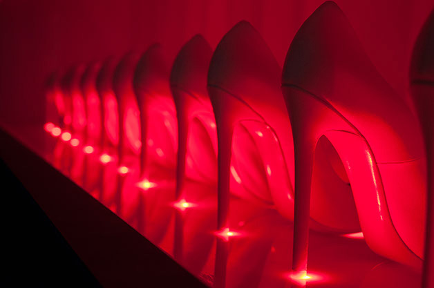 L'EXHIBITIONISTE | Christian Louboutin